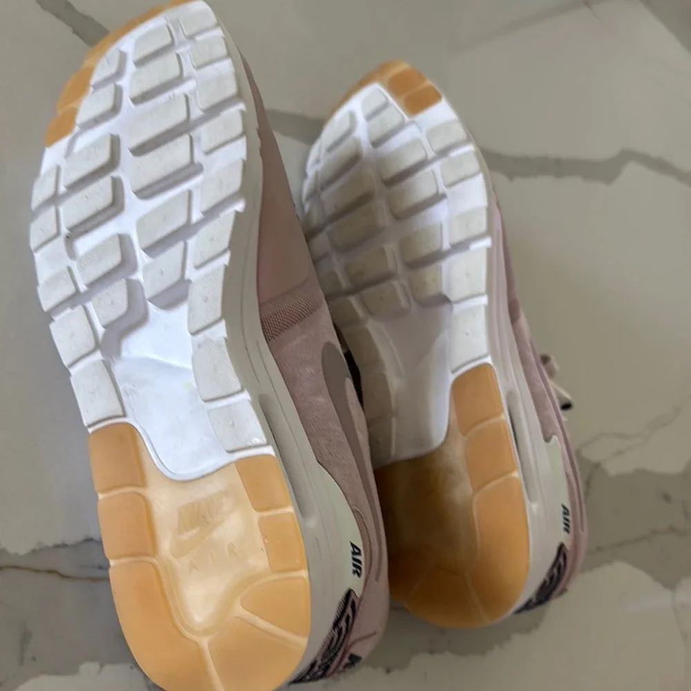 Nike Air Max Zero Women's Pink and Purple  Patterned Sneakers